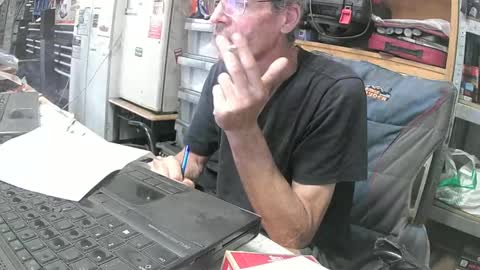 Snapshot of 04oldskool chatting on January 2, 2:33 am 04oldskool online show from January 2, 2:33 am