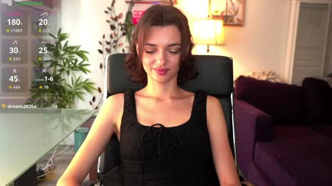 Olivia online show from June 2, 10:45 pm