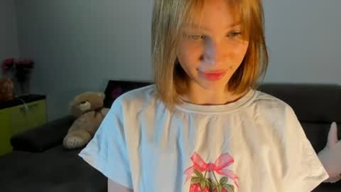 Kira online show from June 22, 4:47 pm