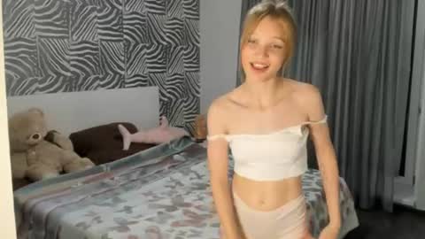Kira online show from July 4, 5:49 pm