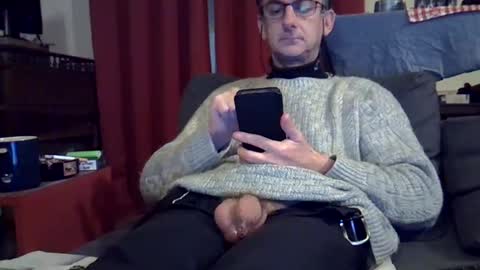 Snapshot of 18remy45 chatting on December 26, 6:12 pm 18remy45 online show from December 26, 6:12 pm