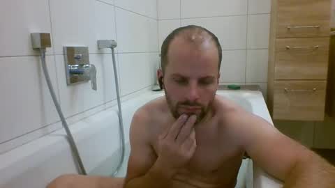 berni online show from October 25, 6:52 pm