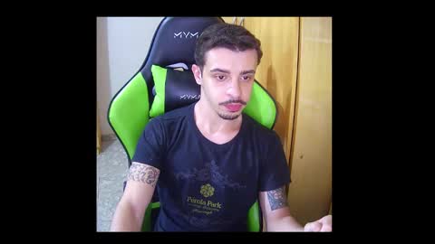 1good_vibes1 online show from September 28, 7:23 pm