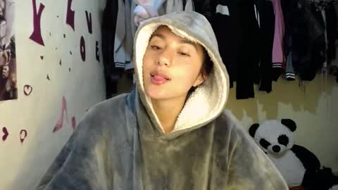 1kandylove online show from November 10, 1:19 am