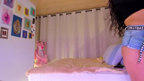 laiaa rivas online show from October 15, 4:38 am