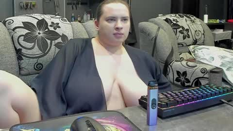 1LINDSEY1 online show from February 4, 5:21 am