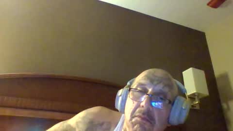 TheShyOne18 online show from April 21, 10:44 am