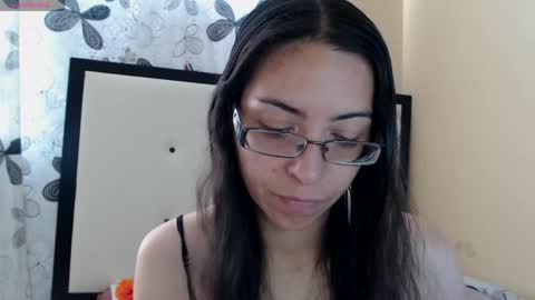 paola online show from April 19, 5:03 pm