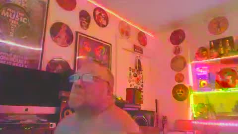 1tokeeptempo online show from October 12, 3:43 am