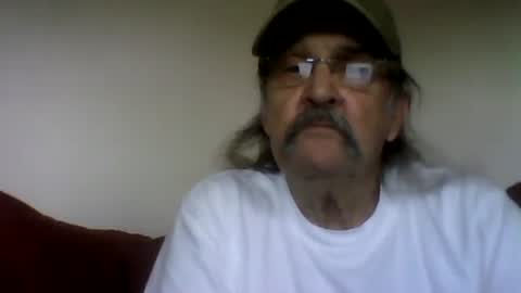 Snapshot of 1valentine chatting on September 21, 10:14 pm 1valentine online show from September 21, 10:14 pm