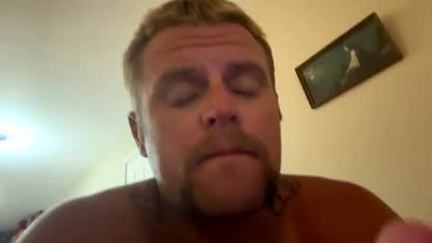 Snapshot of 22bigelo2316 chatting on September 16, 7:22 am 22bigelo2316 online show from September 16, 7:22 am