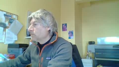 22esserre online show from January 7, 11:05 am