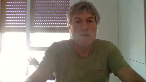 22esserre online show from May 26, 1:50 pm