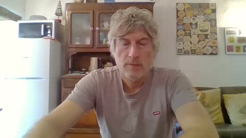 22esserre online show from November 5, 12:51 pm