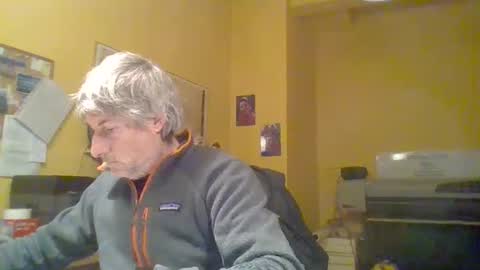 22esserre online show from December 10, 3:44 pm
