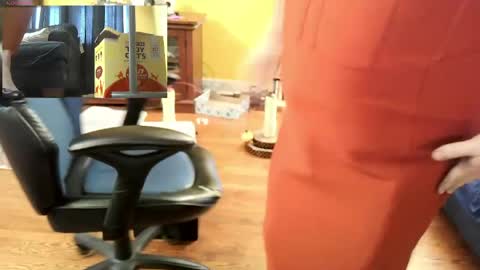 SLRN296512741 online show from April 18, 3:14 pm