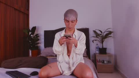 Snapshot of 2gays_1straight chatting on January 31, 8:01 pm David and Yoel online show from January 31, 8:01 pm