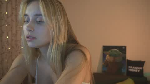 Elley  online show from January 10, 7:32 pm