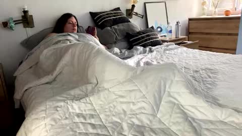 2littlefox online show from October 25, 1:33 pm