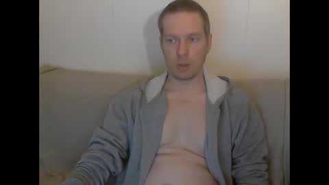 2small4you83 online show from February 23, 11:29 pm