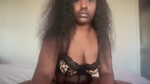 GamerBaddieLux online show from March 18, 11:10 pm