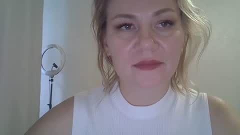 Snapshot of 3susie chatting on September 17, 7:56 am 3susie online show from September 17, 7:56 am