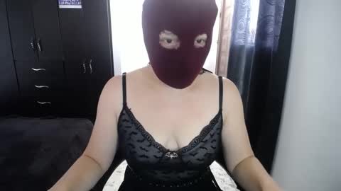 Snapshot of 666maskgirl chatting on December 19, 4:57 pm SHANNON online show from December 19, 4:57 pm