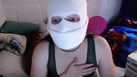 Snapshot of 666maskgirl chatting on January 10, 5:34 pm SHANNON online show from January 10, 5:34 pm