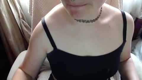 Snapshot of 666maskgirl chatting on September 12, 6:32 pm SHANNON online show from September 12, 6:32 pm