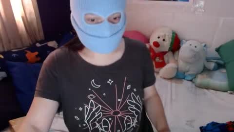 Snapshot of 666maskgirl chatting on December 27, 4:21 pm SHANNON online show from December 27, 4:21 pm