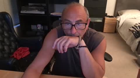 daddy vegas  for single women and couples here online show from March 19, 2:06 am