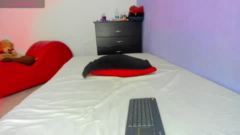 Snapshot of 6_bunny_9 chatting on February 17, 3:47 am Celeste online show from February 17, 3:47 am