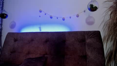 milu online show from September 9, 1:33 pm