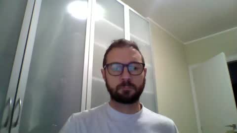 Snapshot of 77architt chatting on December 9, 9:28 am 77architt online show from December 9, 9:28 am