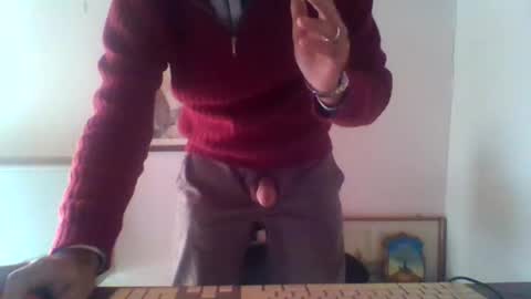 Snapshot of 77assdominator chatting on December 3, 11:18 am Bisex Fantasy online show from December 3, 11:18 am