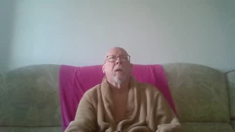  Papi  online show from February 2, 9:07 am