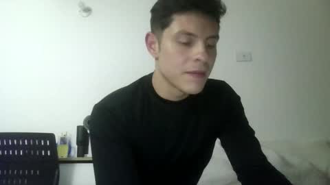 82tomas online show from April 18, 4:47 am