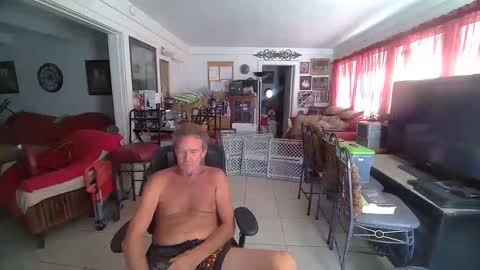 Snapshot of 86406stud chatting on September 25, 6:15 pm 86406stud online show from September 25, 6:15 pm