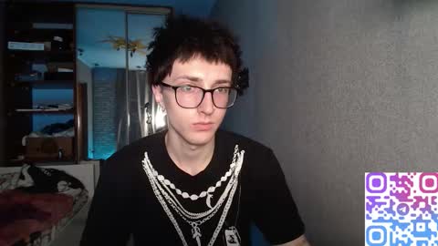 Phillip online show from November 17, 4:31 pm