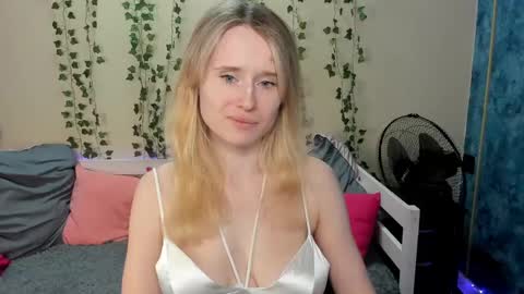 adel online show from February 10, 6:35 pm