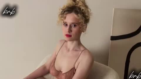 adel online show from October 18, 6:34 pm