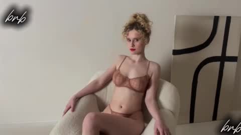 adel online show from October 30, 5:57 pm