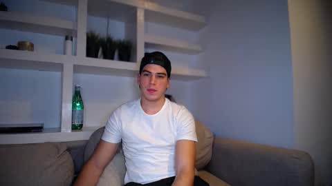 _aesthetic online show from February 4, 6:12 pm