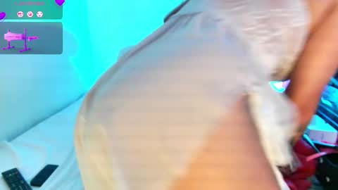 Snapshot of _alaia_sweet chatting on February 20, 4:03 pm _alaia_sweet online show from February 20, 4:03 pm