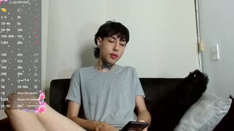 _alexblunt_ online show from December 29, 11:50 pm