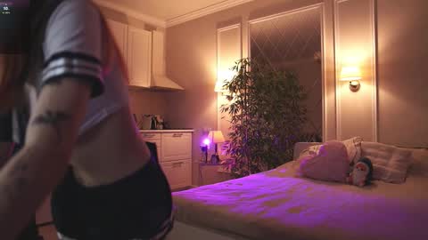 _alice_meyss_ online show from November 22, 10:02 am