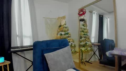 Alice online show from November 26, 12:02 pm