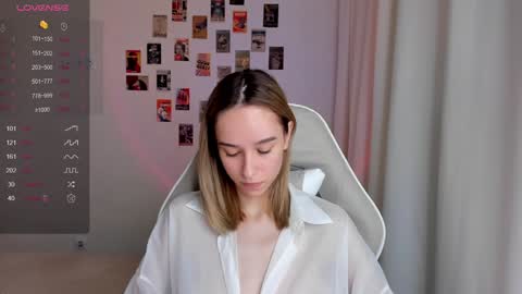 Snapshot of _alissaa_ chatting on February 8, 8:32 pm Alice online show from February 8, 8:32 pm