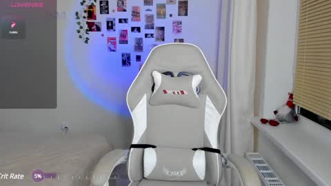 Snapshot of _alissaa_ chatting on December 4, 3:59 pm Alice online show from December 4, 3:59 pm