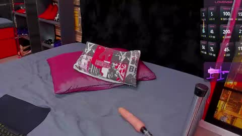 Alison online show from November 8, 1:52 am